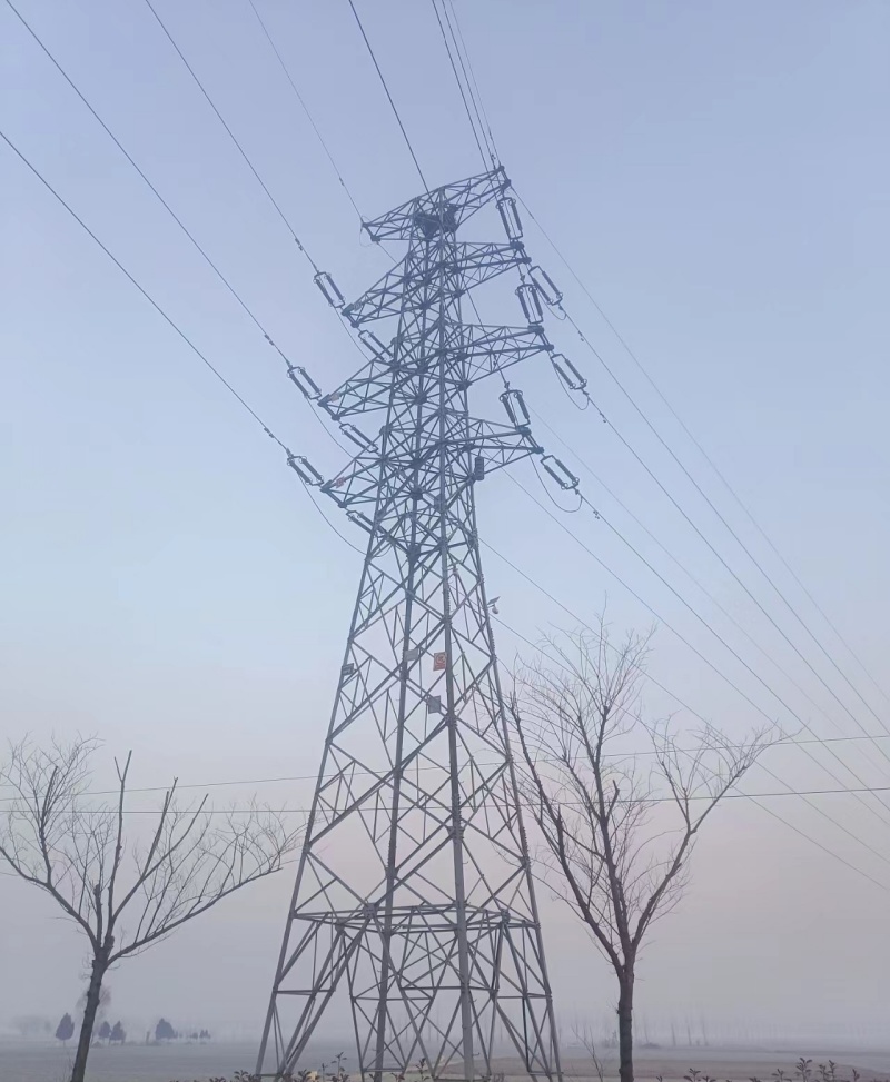 Wat zijn de kenmerken van gegalvaniseerde hoekstalen toren?