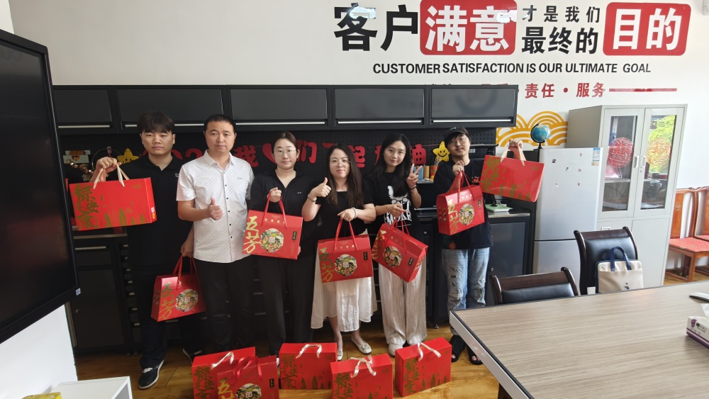 Maotong viert Dragon Boat Festival