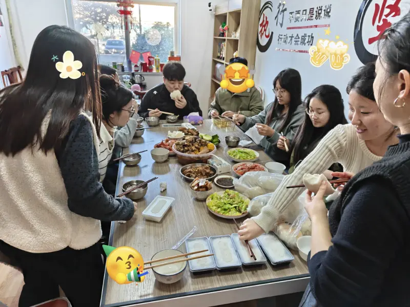 Spontane lunch bouwt duurzame kantoorbanden op