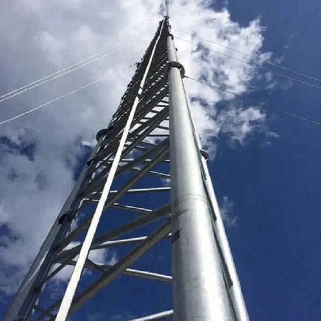 Zelfdragende stalen hoektoren